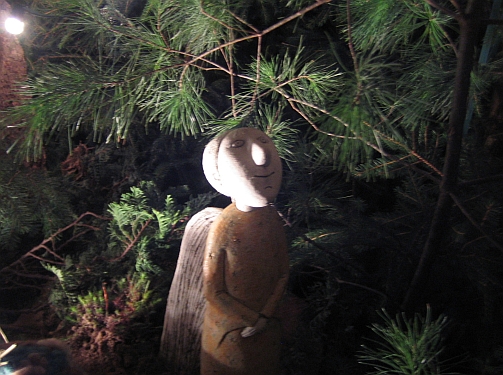 glueckseliger_engel_-_weihnachtsmarkt_deidesheim_-_krippenausstellung.jpg