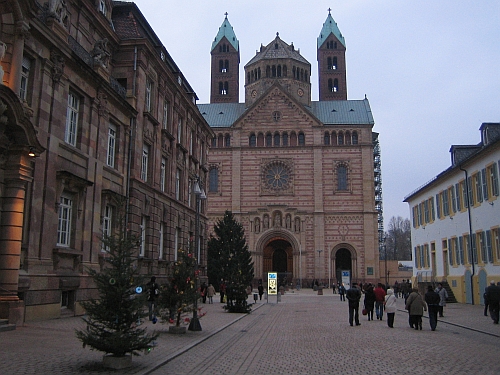 speyer_-_der_dom_zu_speyer_gegen_abend.jpg