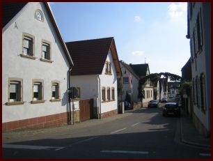 news/images/eine_hauptstrasse_knoeringen.jpg